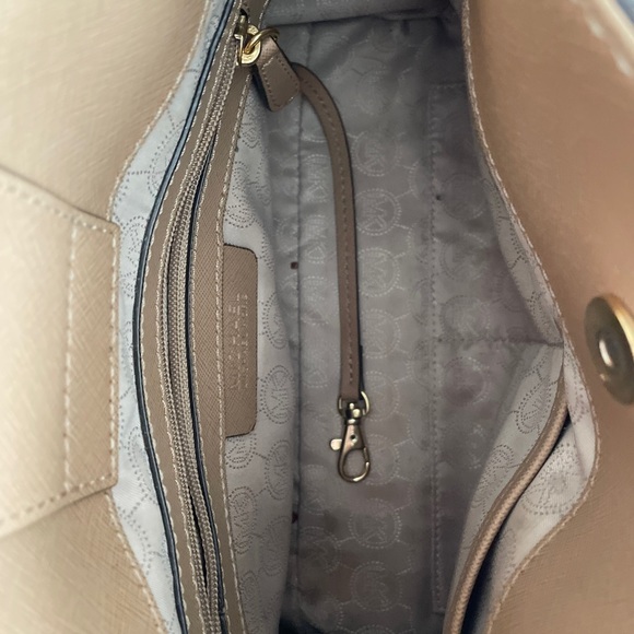 Michael Kors satchel - Picture 11 of 13